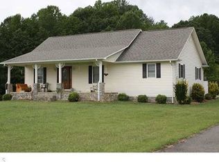 124 Lindsay Creed Ln, Mount Airy, NC 27030