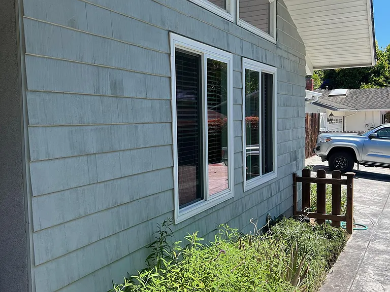 2122 Cliff Dr — Photo 3