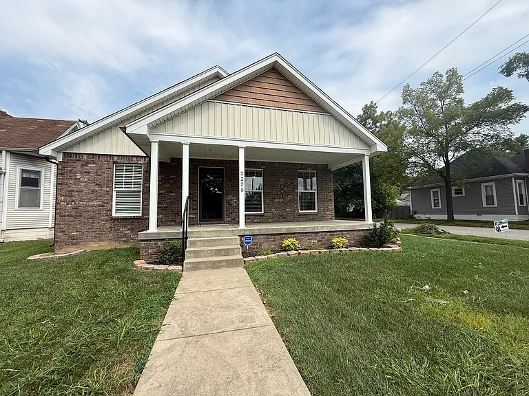 2225 E Spring St — Photo 1