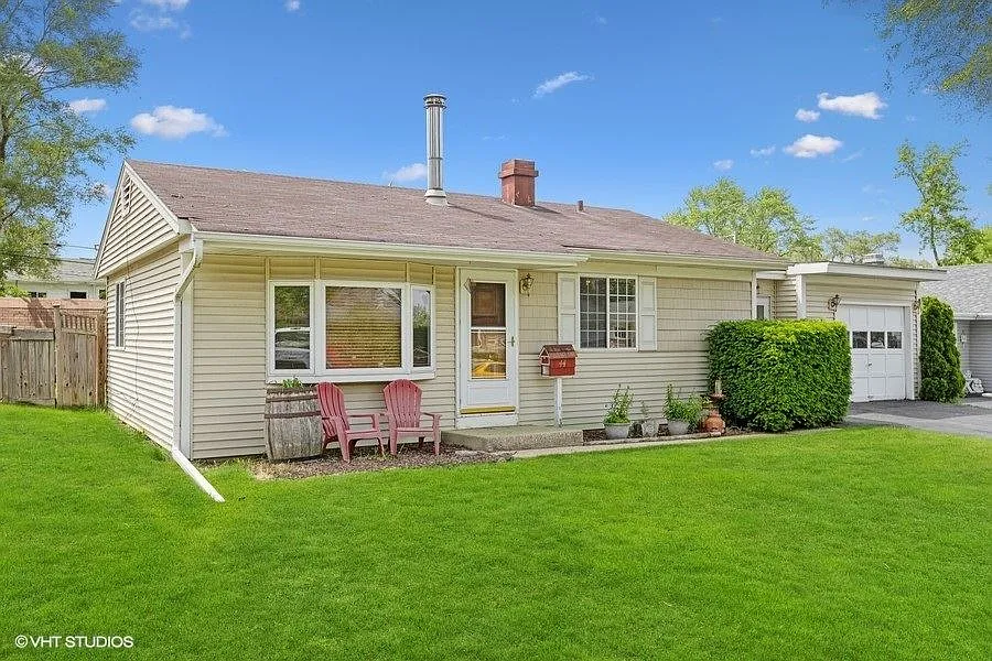 44 Ash St photo 1