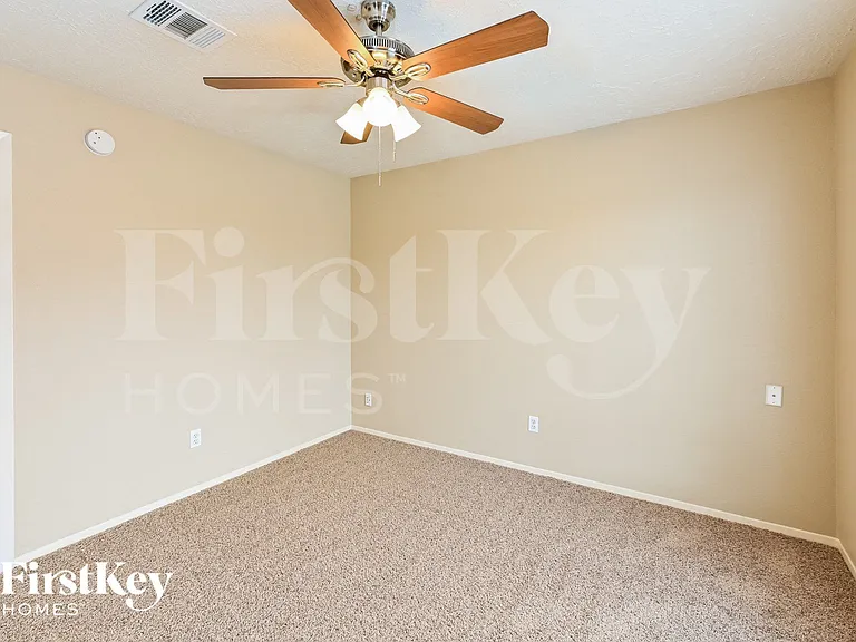 1518 Washington Dr — Photo 12