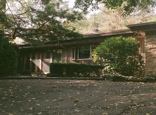 352 Sunrise Cir, Glencoe, IL