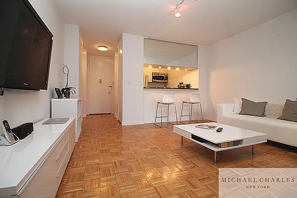 Rented by Michael Charles New York | media 3