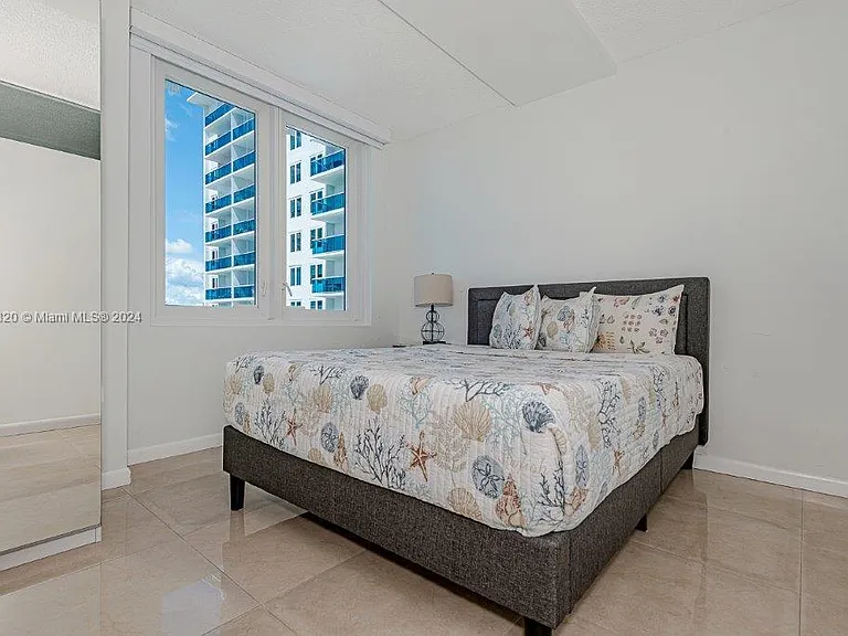 2301 Collins Ave #803 — Photo 9