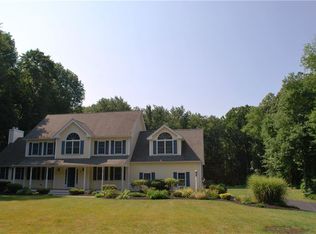 27 Lantern Rd, Lincoln, RI 02865