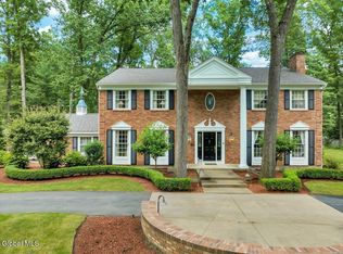 30 Longwood Dr, Saratoga Springs, NY 12866