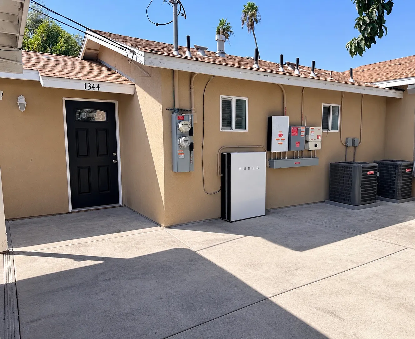 3 bed, 1250 sqft, $3,700 — Photo 1