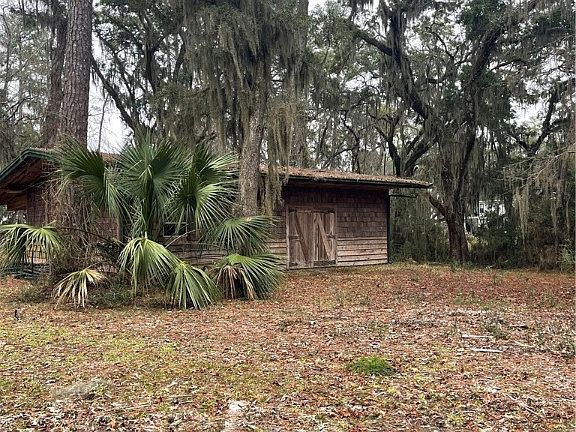 2nd image of 2050 Belle Hammock Road NE