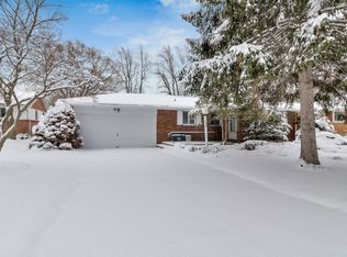 197 Clearfield Dr, Williamsville, NY 14221
