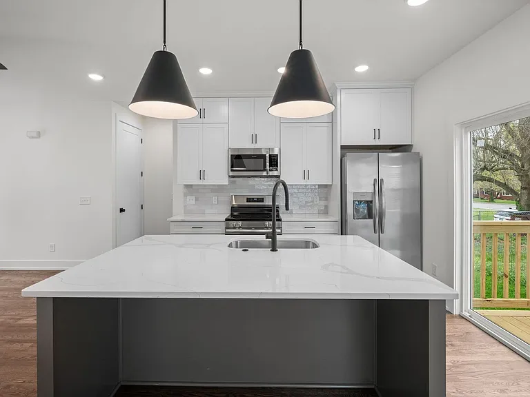 1510 Lawrence St — Photo 11