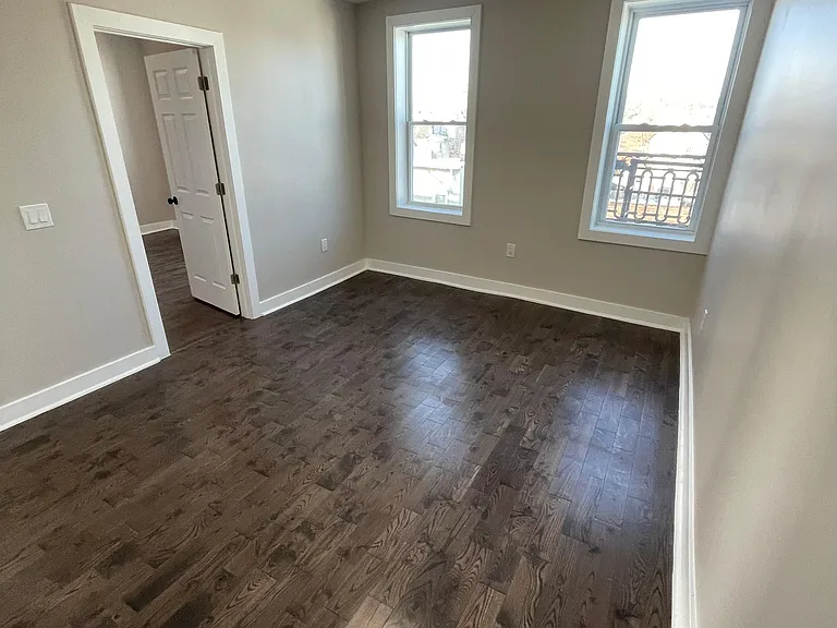 190 Park St #8A — Photo 2