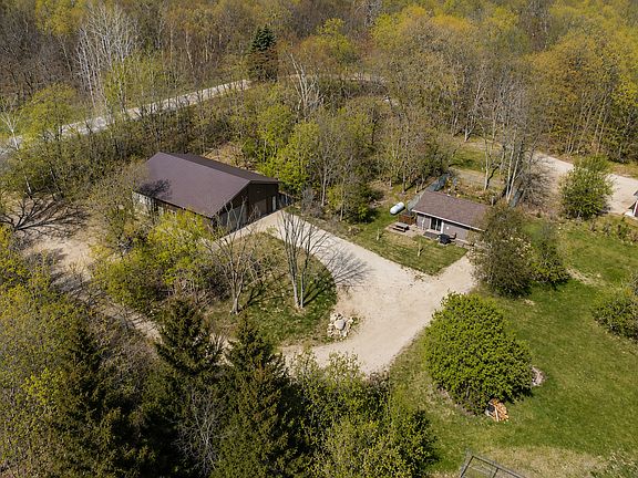 2nd image of 35810 Govern Rd