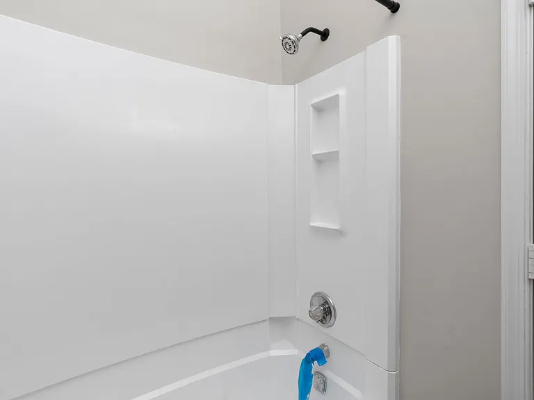 222 E Beverley St #2B — Photo 9