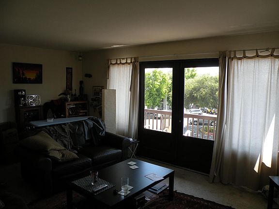 4th image of 353 Berkeley Park Blvd APT A