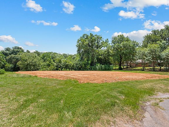 3rd image of 1467 Sandhill Ct