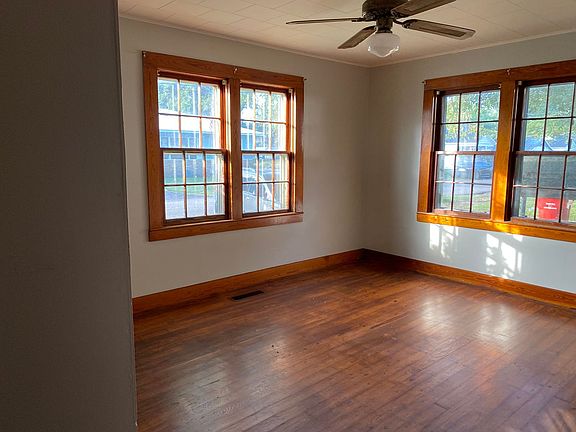 3rd image of 106 Green St
