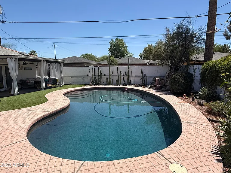 705 W Wilshire Dr — Photo 19