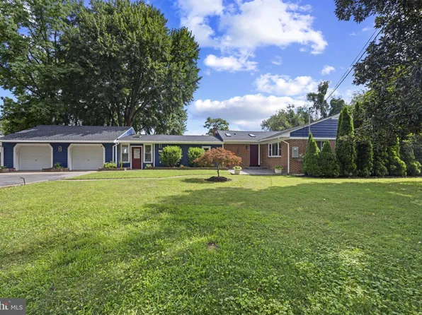 8293 Shilling Rd, Pasadena, MD 21122