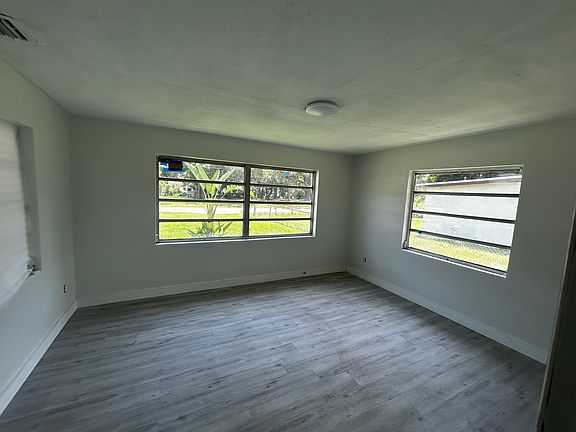 2nd image of 301 N 31st St