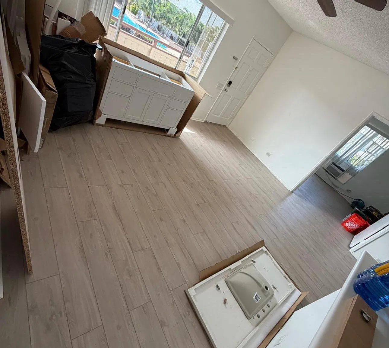 2 bed, 810 sqft, $2,900 — Photo 2