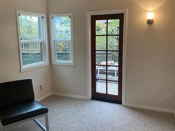 5th image of 4318 Maryland St #B
