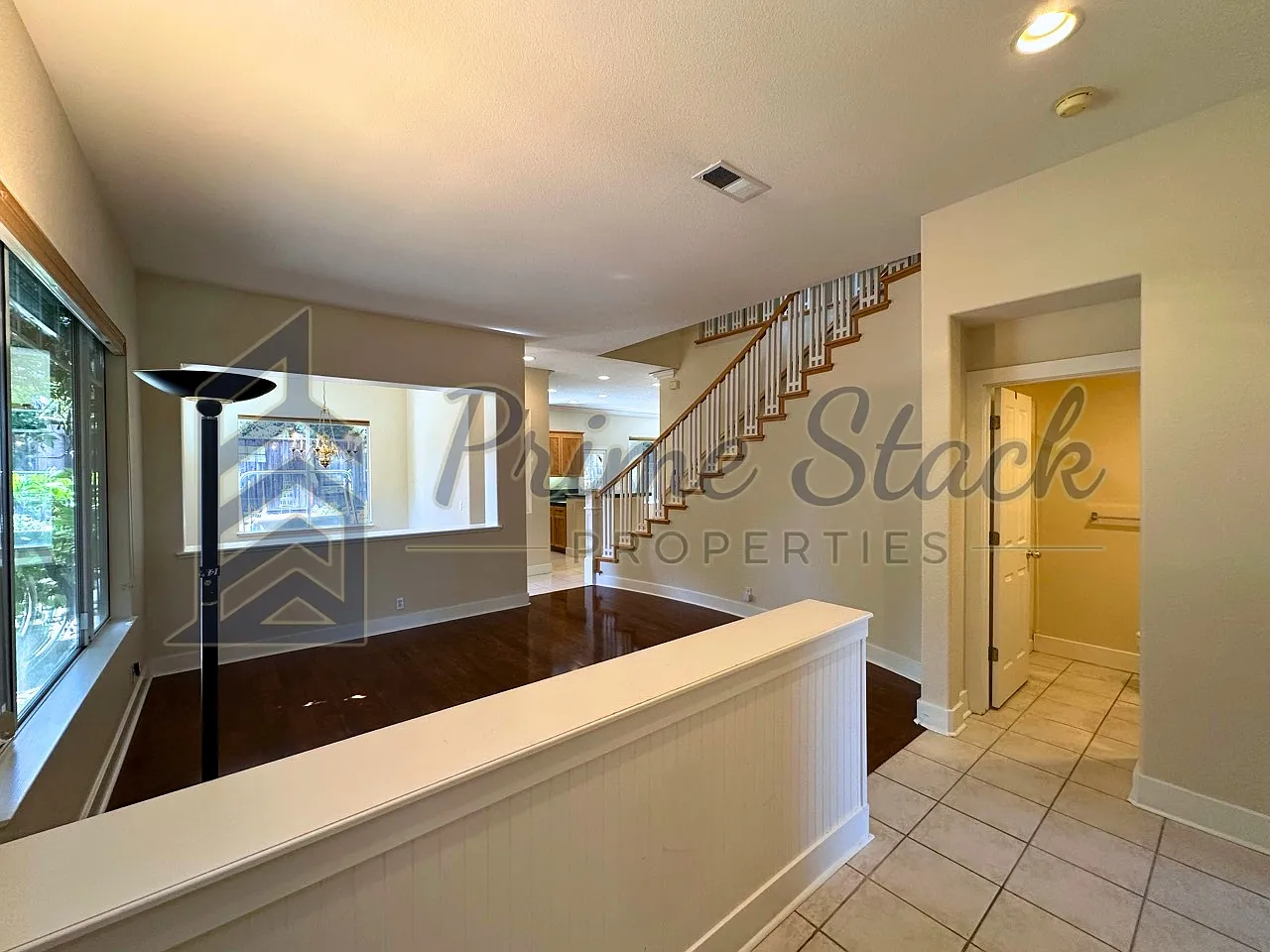 5 bed, 2970 sqft, $6,500 — Photo 2