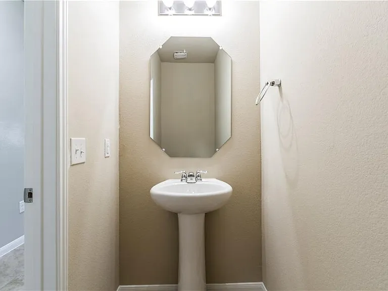 6521 Ranchito Dr — Photo 22