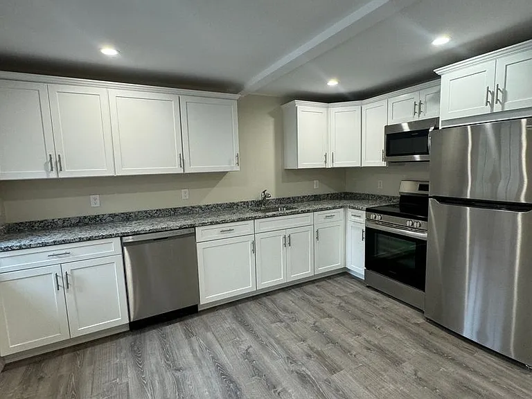 5 Pleasant St #201 — Photo 7