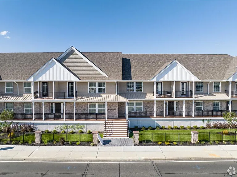 1163 Montauk Hwy #C4 — Photo 10