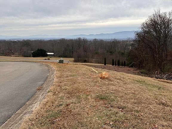 2nd image of 531 Meadowcrest Ln