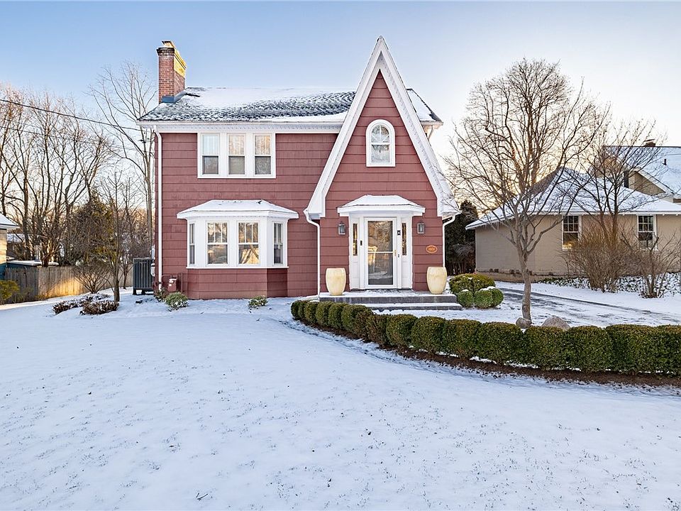 1st image of 4 Elmbrook Dr