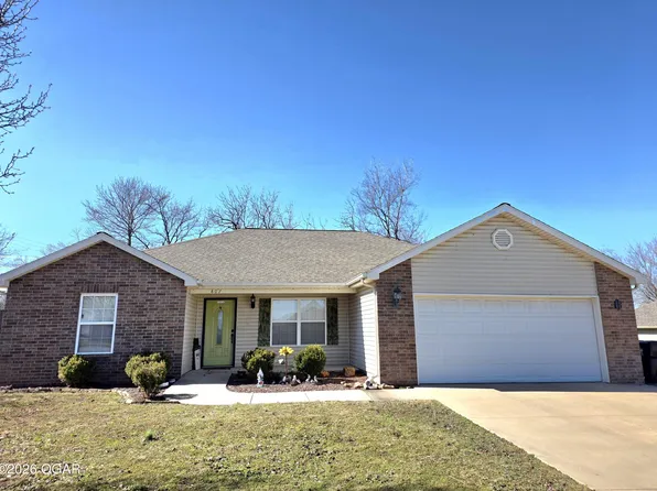 807 E Hawthorne Loop, Webb City, MO 64870