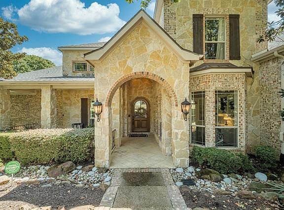 2nd image of 3100 Creek View Dr