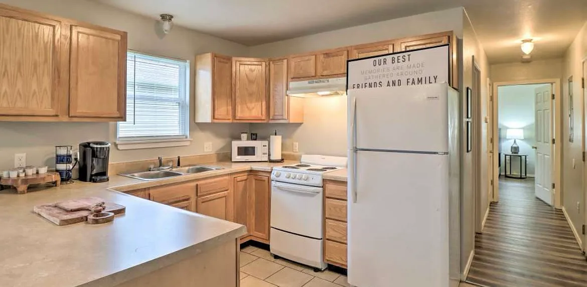 2 bed, 1.5 bath, 893 sqft, $1,850 — Photo 3