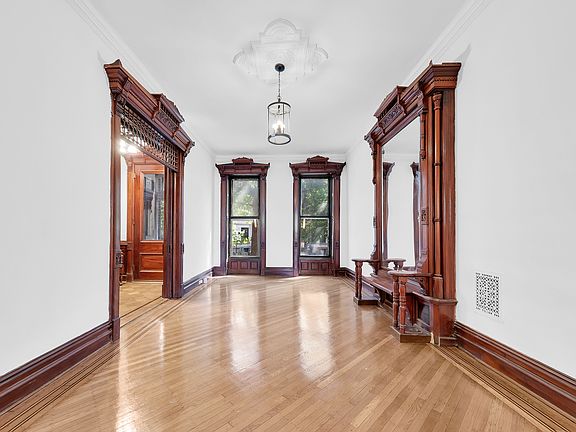 3rd image of 209 Jefferson Ave Floor 1