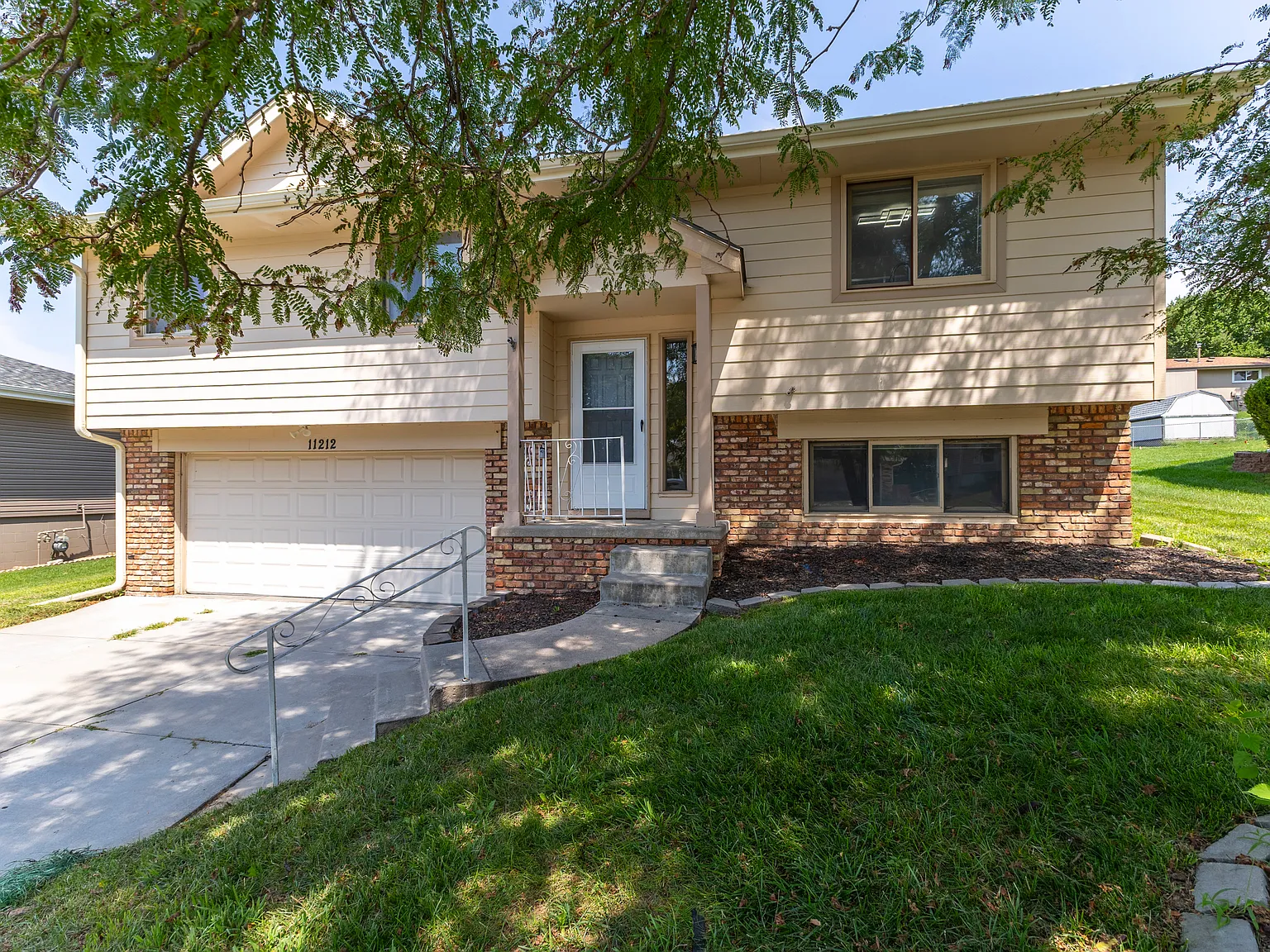 3 bed, 1648 sqft, $2,400 — Photo 2