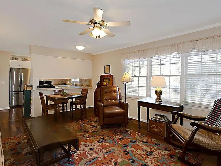 2969 Roswell Ln — Photo 4