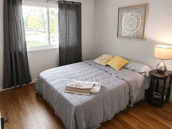 4th image of 2719 Oates Dr