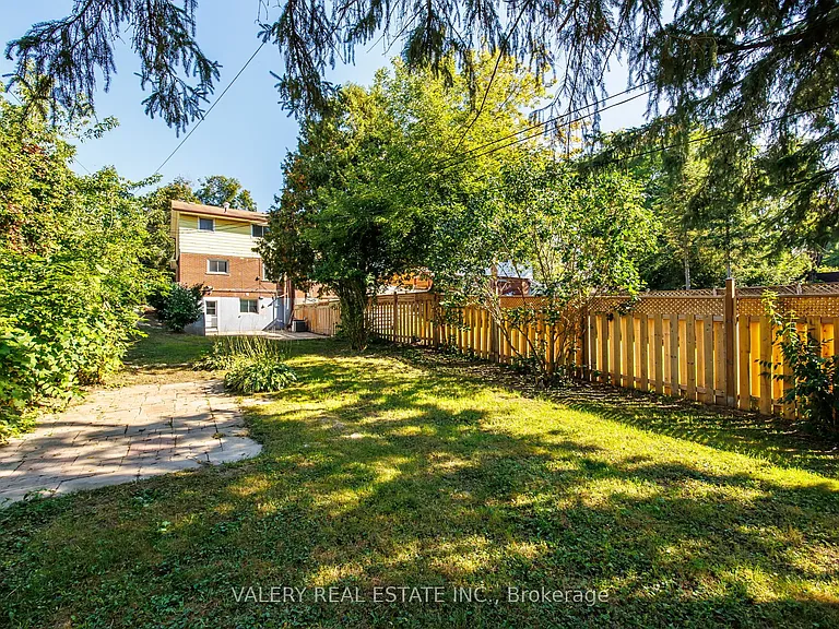 48 Clarence St #2 — Photo 5