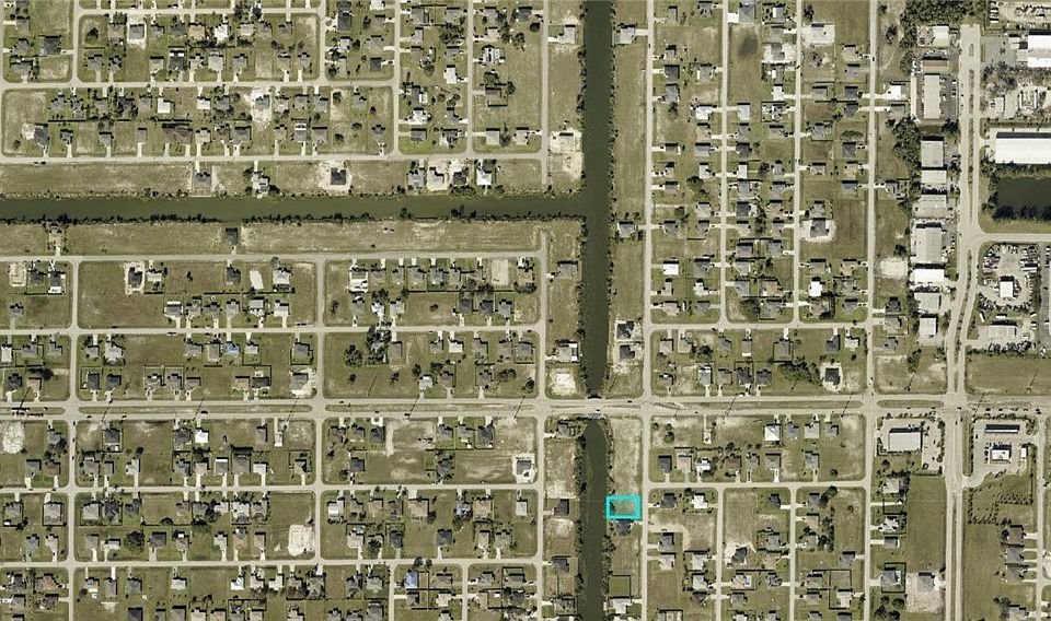2nd image of 2310 NE 6th Ave