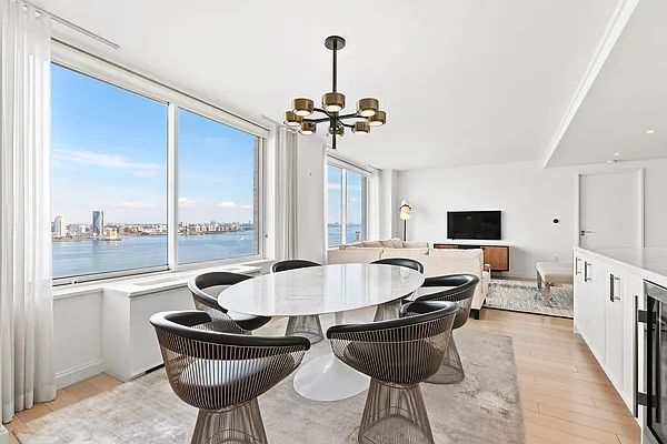 Rented by Compass | media 9