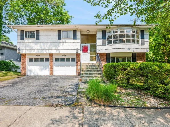 33 Gaines Street, Huntington, NY 11743