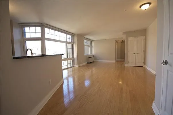 Rented by Lucien Perry | media 10