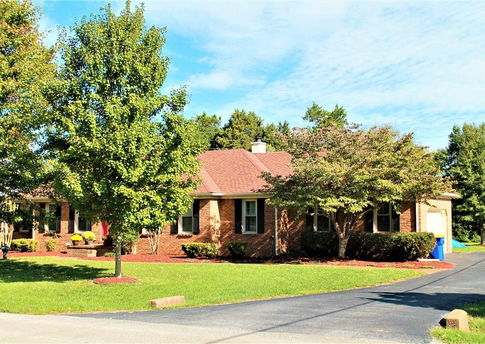 2nd image of 1852 Woodhollow Way