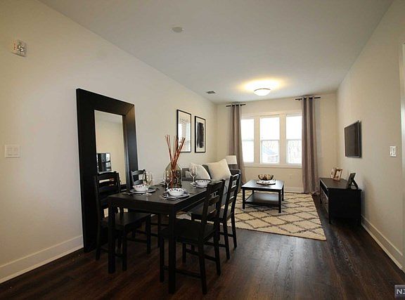 3rd image of 313 Woodland Pl #301