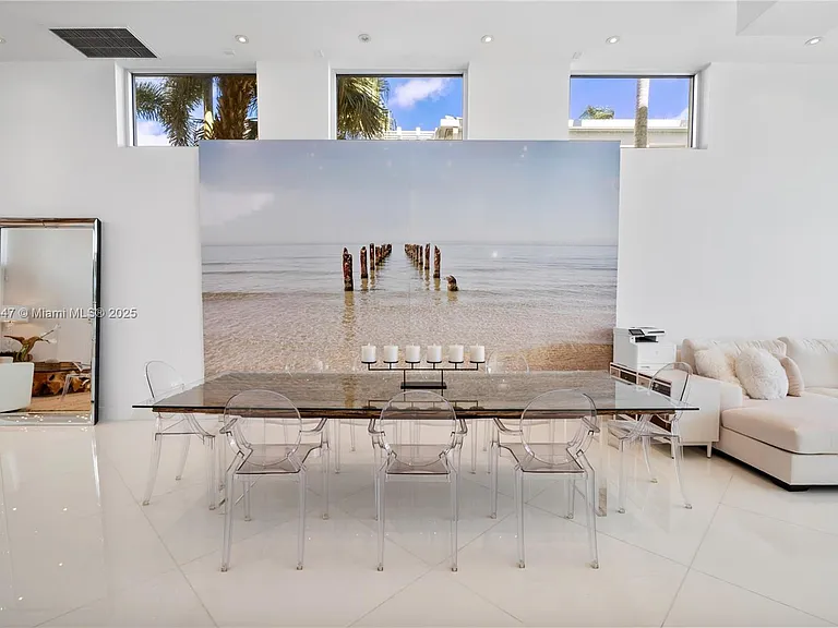 227 E Dilido Dr — Photo 27