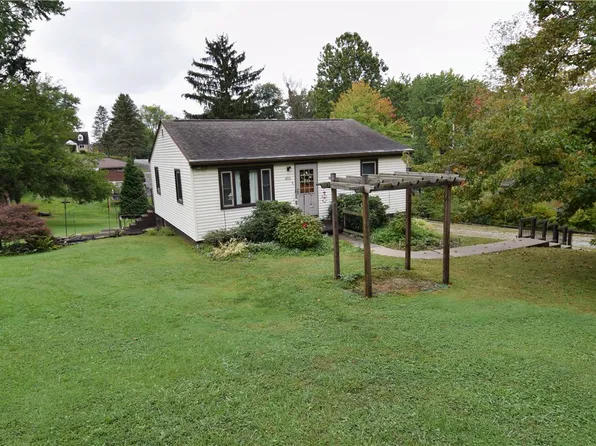 4016 Ridgemont Dr, Gibsonia, PA 15044
