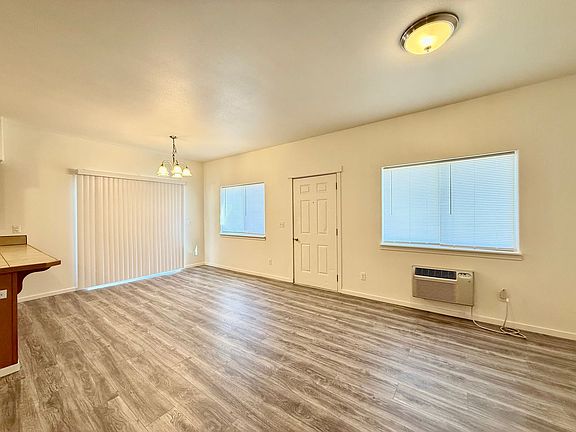 3rd image of 2223 Jakob Ave