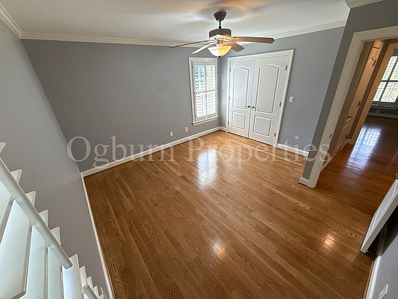 4th image of 3712 Burbank Ln