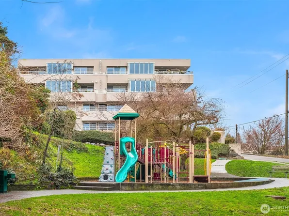 1231 5th Avenue N #204, Seattle, WA 98109